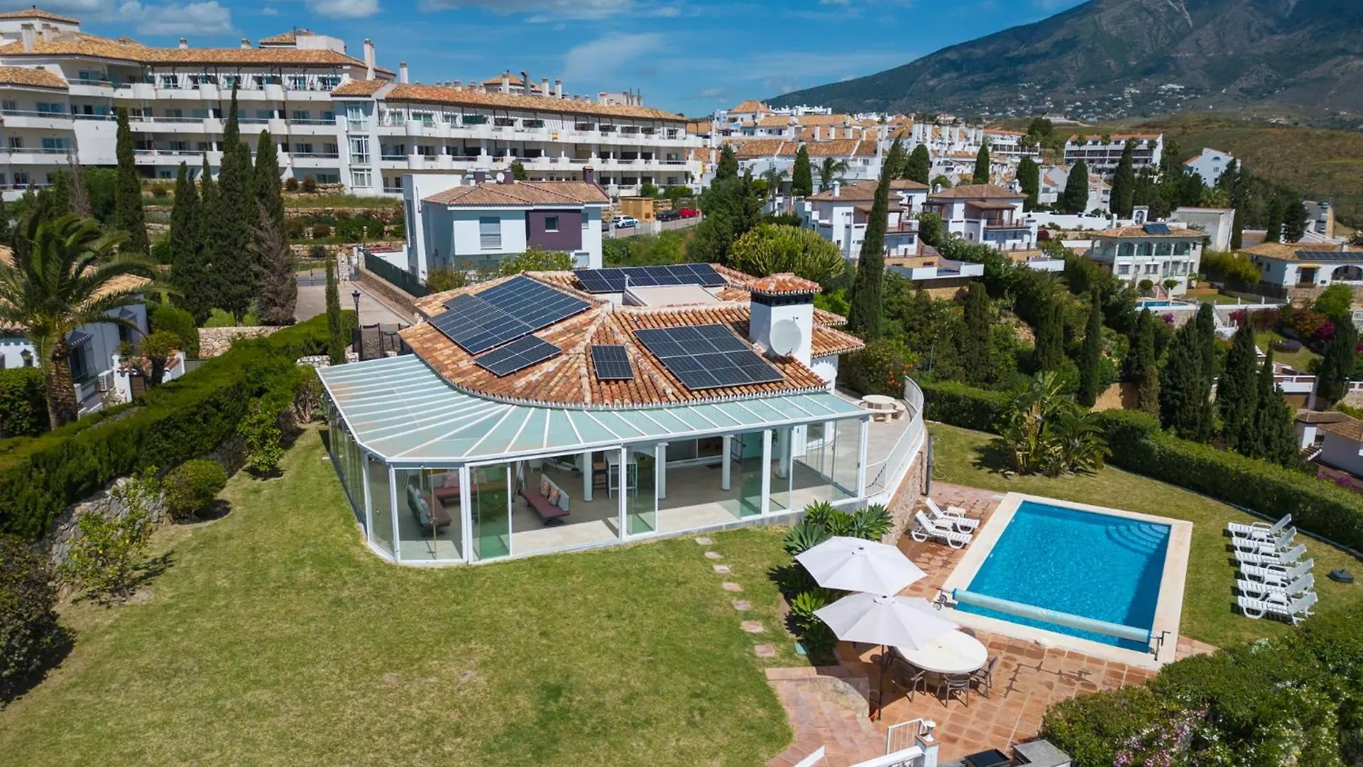 Villa Vista Verde Mijas Golf - Optional Heated Pool & Jacuzzi
