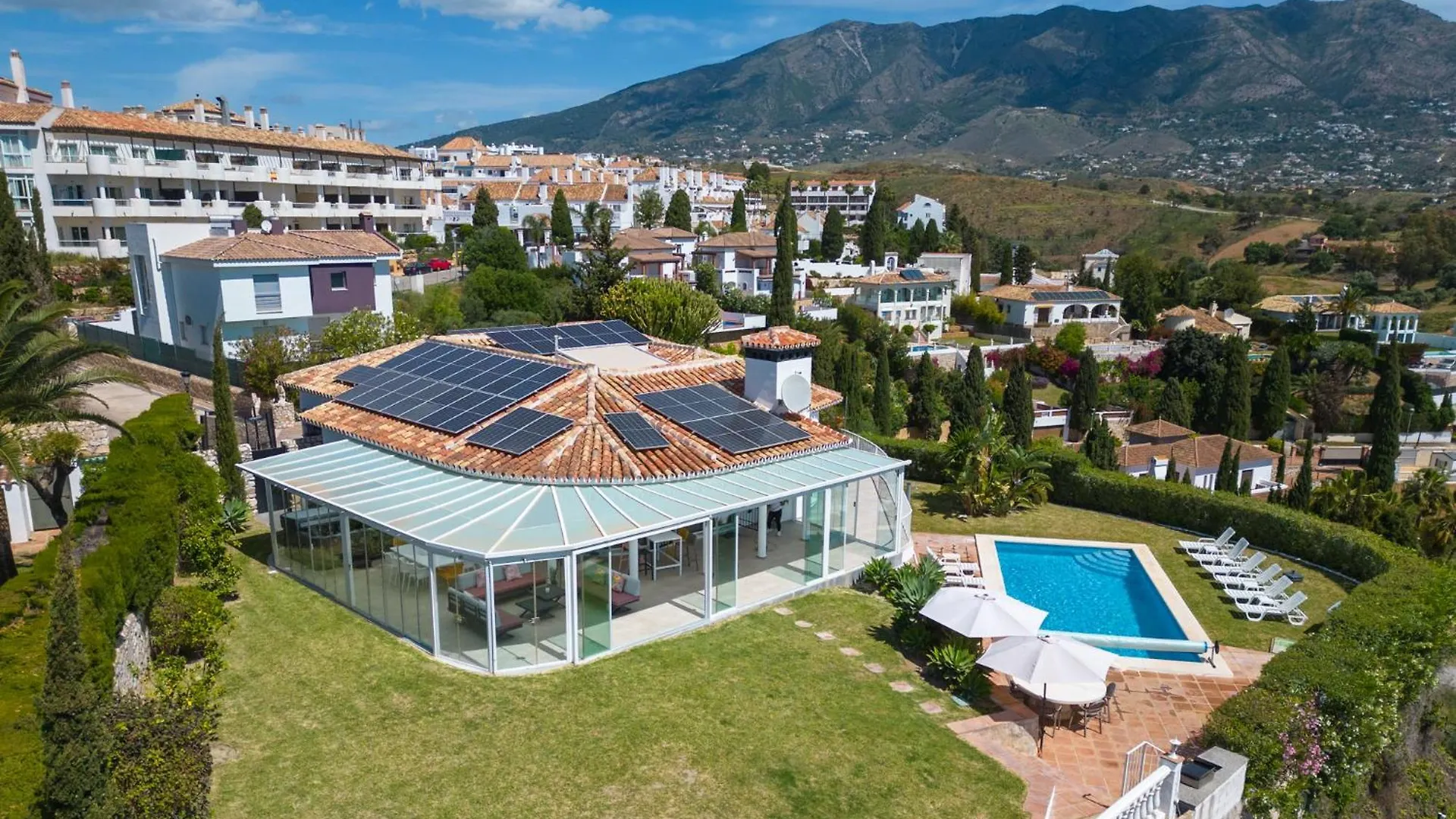 Villa Vista Verde Mijas Golf - Optional Heated Pool & Jacuzzi