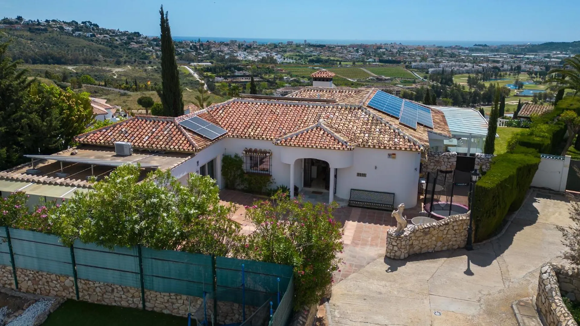 Villa Vista Verde Mijas Golf - Optional Heated Pool & Jacuzzi