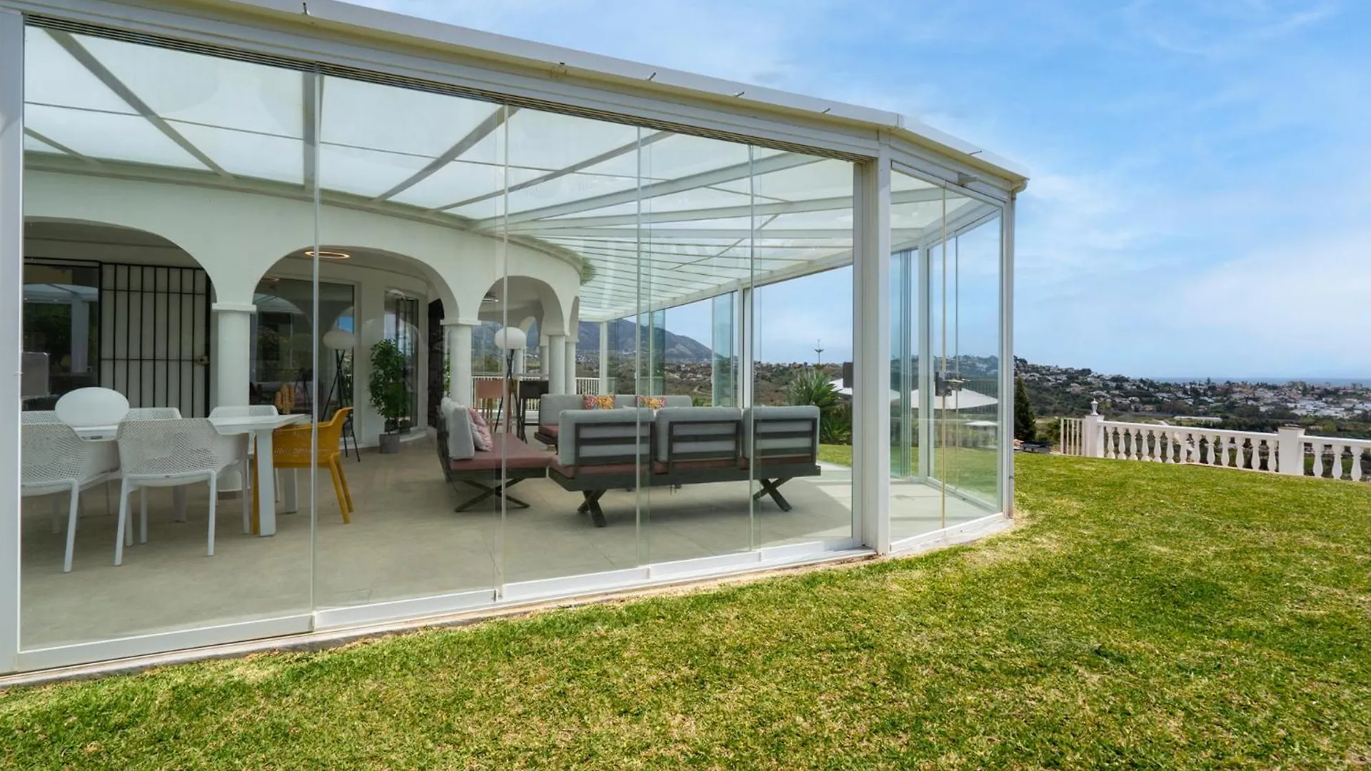 Villa Vista Verde Mijas Golf - Optional Heated Pool & Jacuzzi
