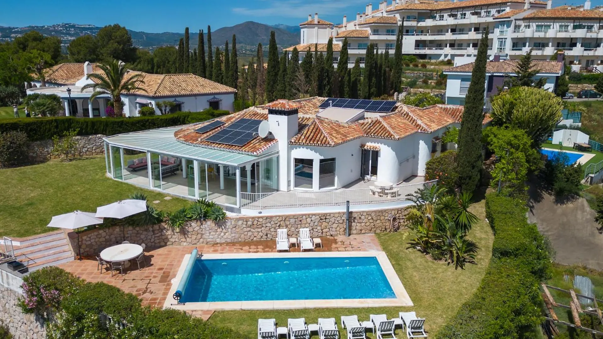 Villa Vista Verde Mijas Golf - Optional Heated Pool & Jacuzzi