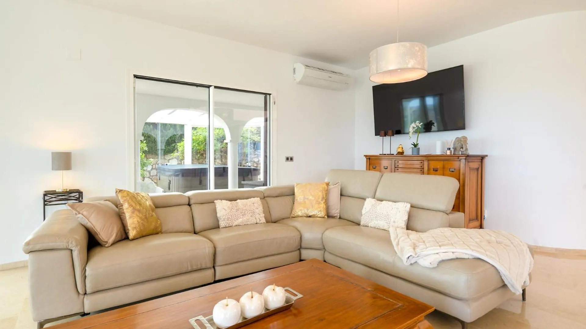 Villa Vista Verde Mijas Golf - Optional Heated Pool & Jacuzzi