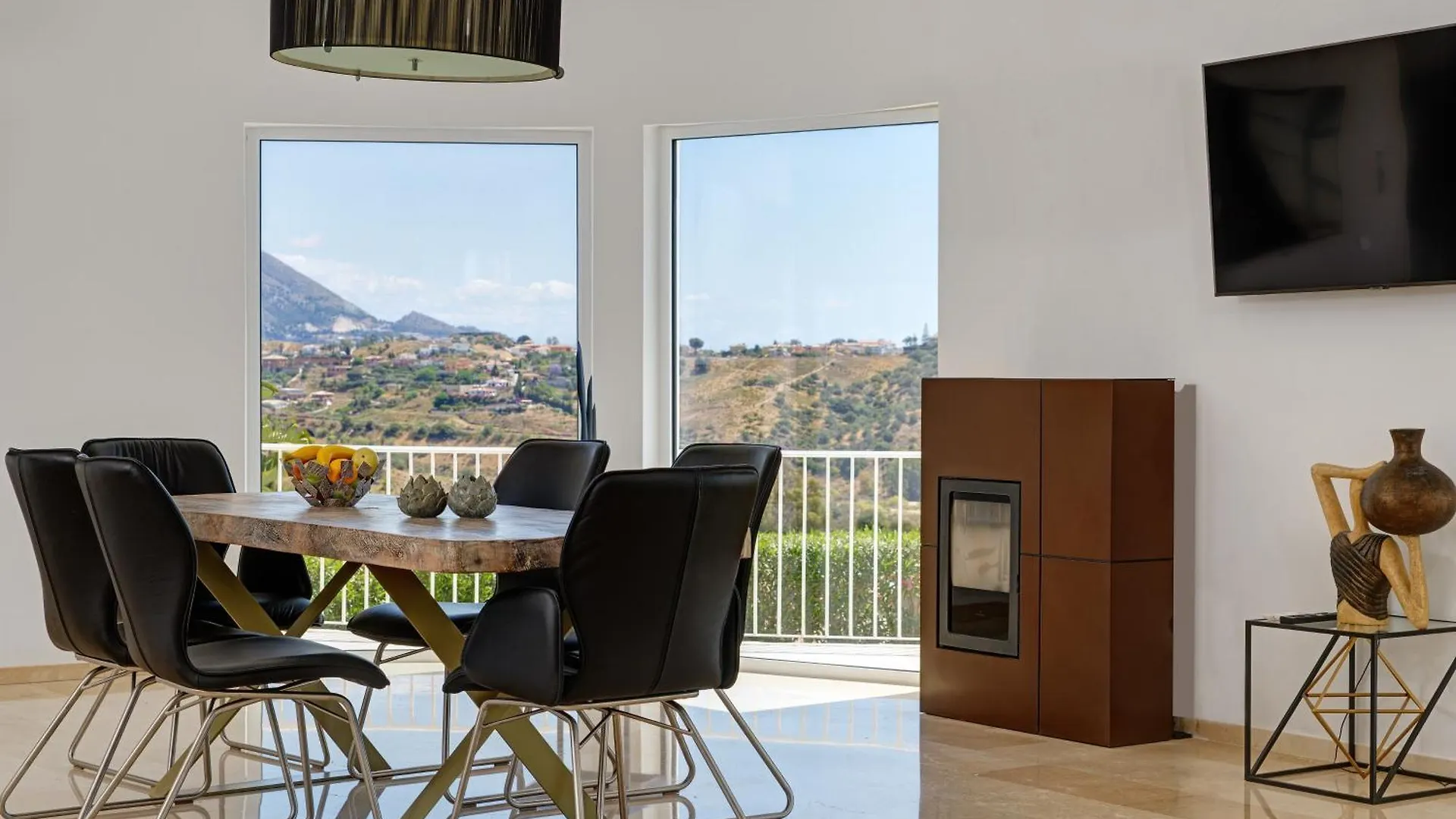 Villa Vista Verde Mijas Golf - Optional Heated Pool & Jacuzzi