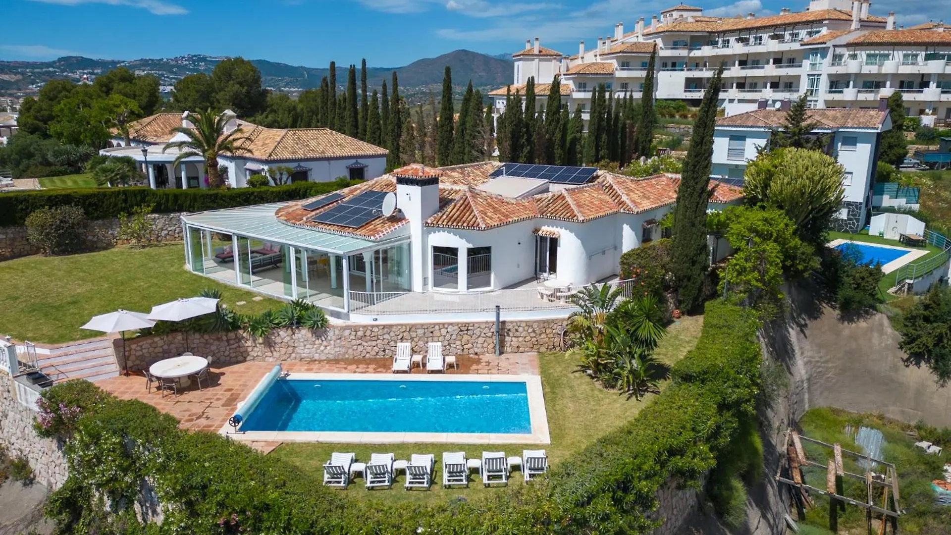 Villa Vista Verde Mijas Golf - Optional Heated Pool & Jacuzzi