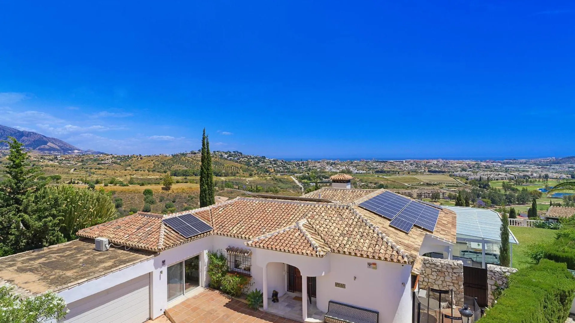 Villa Vista Verde Mijas Golf - Optional Heated Pool & Jacuzzi