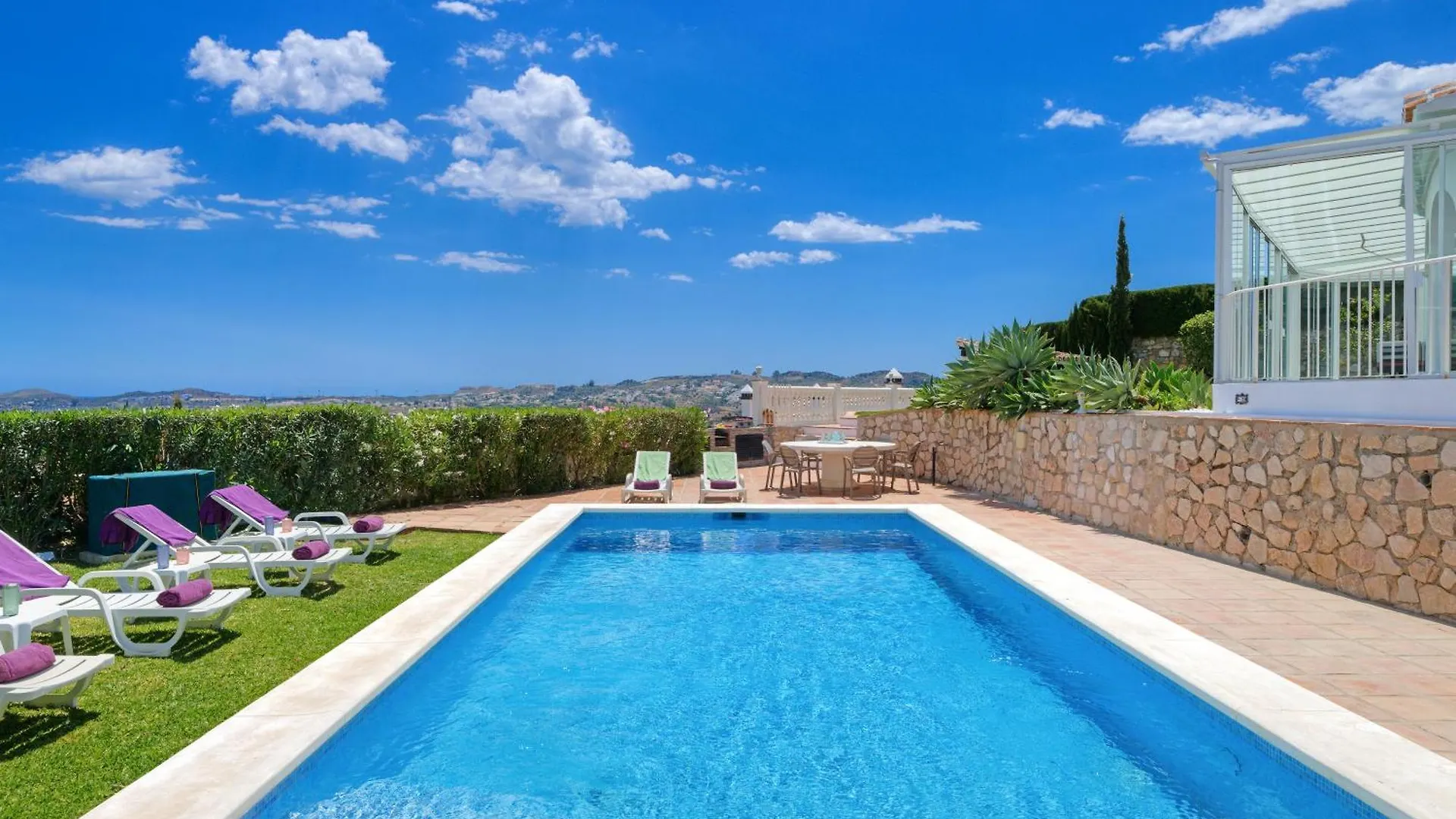 Villa Vista Verde Mijas Golf - Optional Heated Pool & Jacuzzi