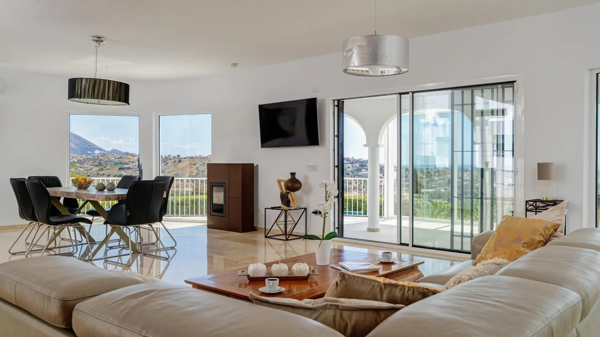 Villa Vista Verde Mijas Golf - Optional Heated Pool & Jacuzzi