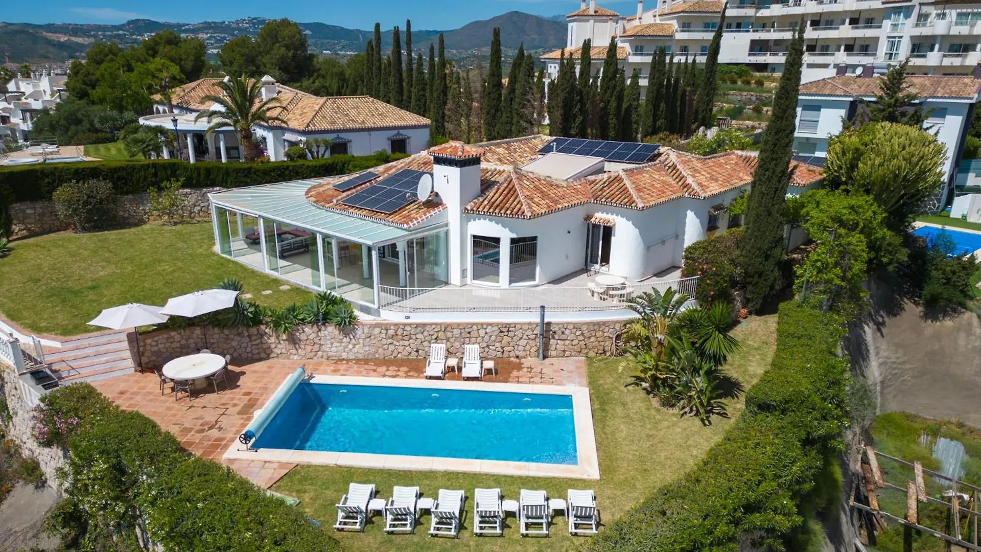 Villa Vista Verde Mijas Golf - Optional Heated Pool & Jacuzzi Spain