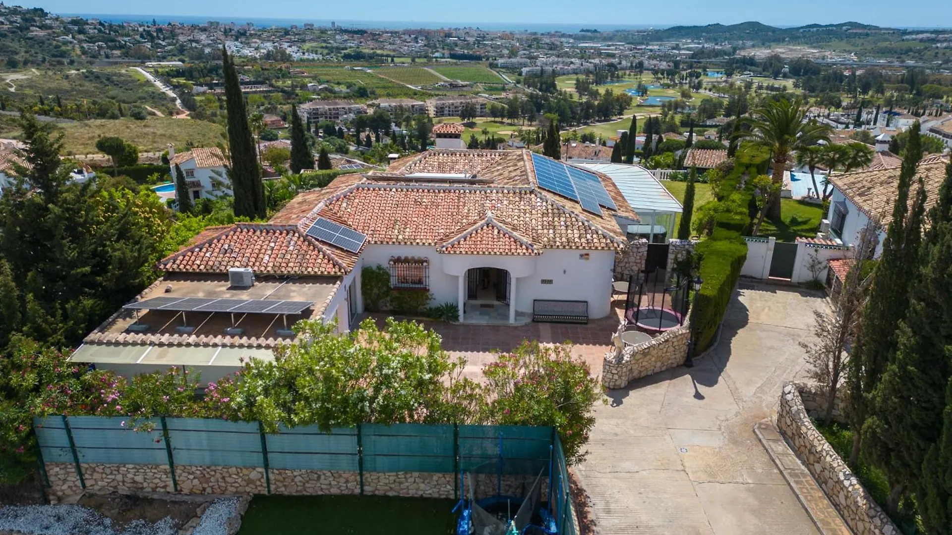 Villa Vista Verde Mijas Golf - Optional Heated Pool & Jacuzzi Spain